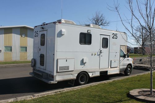 2007 FORD E450 MOBILE LAB AGILENT GC 6890N DUAL GENERATORS NITROGEN GENERATOR