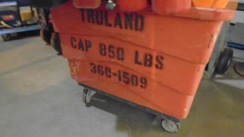 RED PLASTIC BOX CART TRUCK / BIN 850 POUND LIMIT 5 INCH CASTERS USED