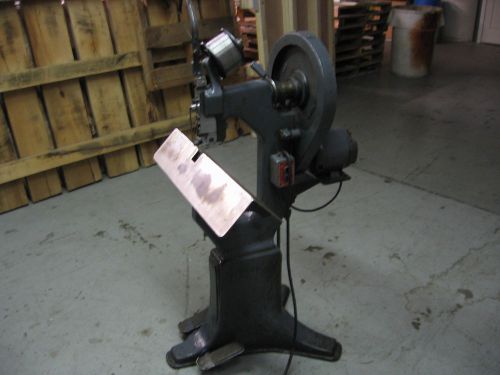 Acme Champion saddle/flat stitcher up to 1/4&#034; thick