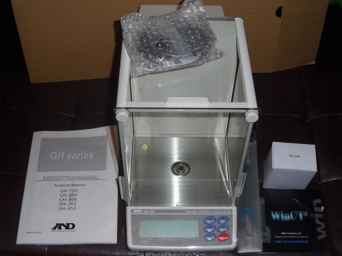 A &amp; D ANALYTICAL BALANCE SCALE GH 200