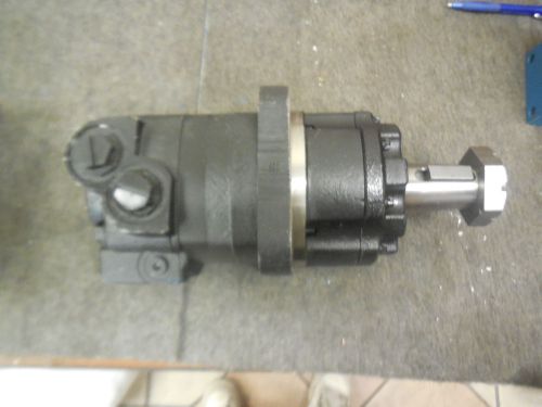 NEW EATON CHAR-LYNN HYDRAULIC MOTOR # 110-1245-006