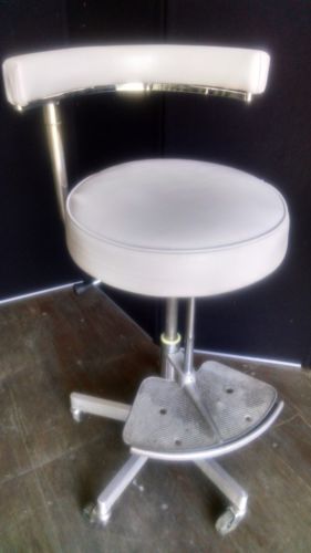 GENERIC DENTAL ASSISTANT STOOL