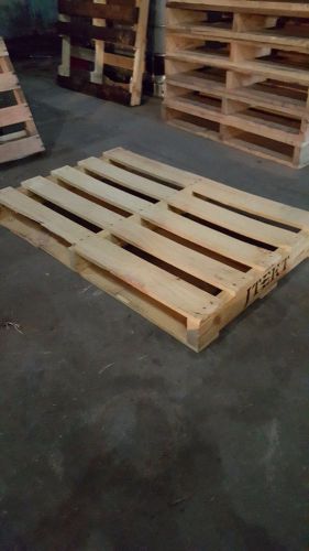 Wood pallets, Jtekt brand, Grade A, non standard size: 43.5&#034;x28&#034;x5&#034; (LxWxH)