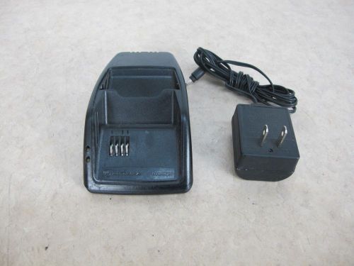 Motorola Overnight Radio Charger SPN4566A w/AC Power Supply