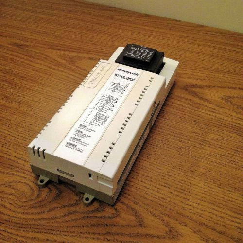 HONEYWELL W7752G2000 FAN COIL UNIT CONTROLLER