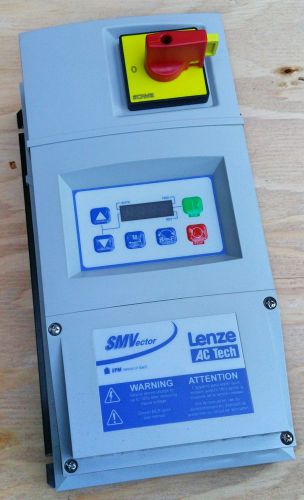 NEW LENZE AC TECH ESV751N04TMC 460VAC 1HP NEMA 4X, VARIABLE FREQUENCY DRIVE