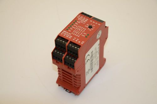 Allen Bradley Guard Master 440R-M23084 Delayed Output Safety Relay