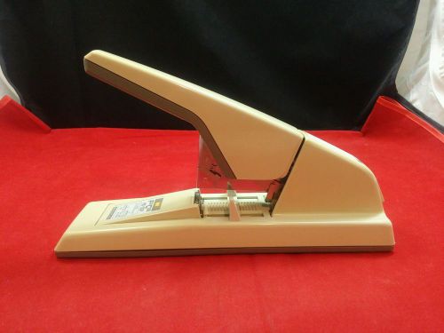 Max HD-3DF Flat Clinch Medium Capacity Heavy Duty 75 Sheet Stapler EUC