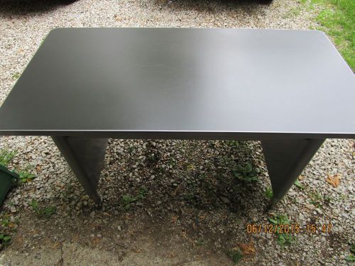 STEELCASE METAL TABLE/ DESK/ WORKBENCH EAMES ERA RETRO INDUSTRIAL STEAMPUNK