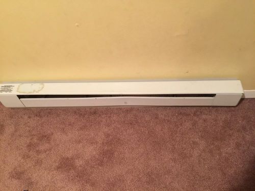 WHITE BASEBOARD HEATER 220V 1000 WATT LOT OF 8, Different Sizes