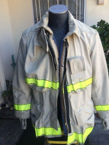 Globe Firefighter Jacket Traditional Nomex III Sz 44 X 35 Turnout Gear