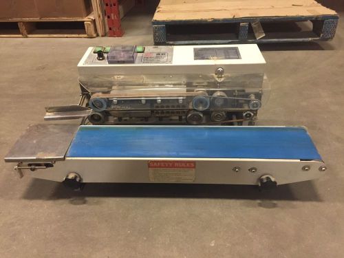 HORIZONTAL IN-LINE BAG SEALER WITH VARIABLE SPEED CONVEYOR - PRINTER