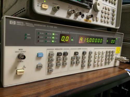 HP8657A Signal Generator 0.1-1040MHz