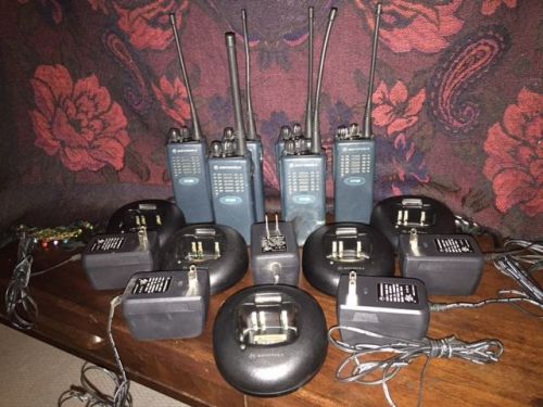 6 Motorola CT150 AAH34KCC9AA1AN Handheld Radios