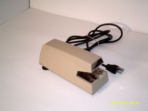 1 SWINGLINE 67 ELECTRIC STAPLER WORKS GOOD