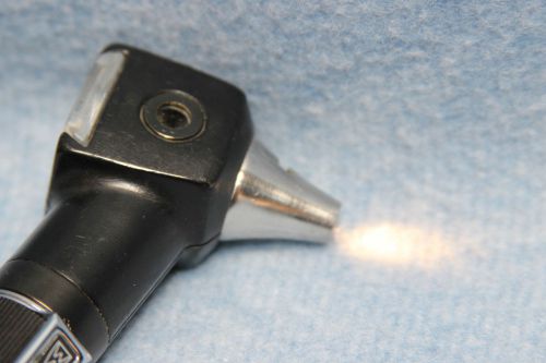 Welch Allyn Pocketscope Diagnostic Otoscope Model 211 .................inv #sc53