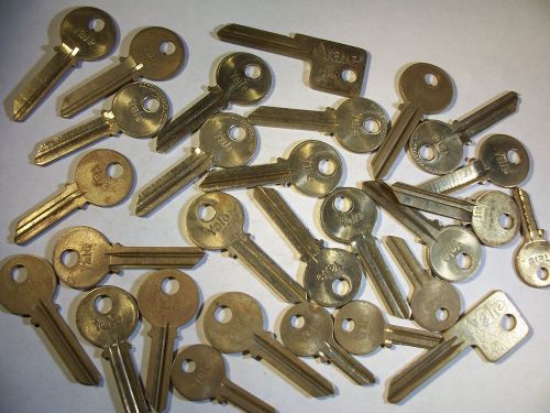 28  OLD   VINTAGE  ORG  YALE      KEYS   UNCUT    LOCKSMITH