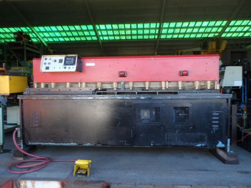 Amada 2532 hydraulic squaring shear 8&#039; x 11 gauge capacity &amp; 23 spm, foot pedal for sale