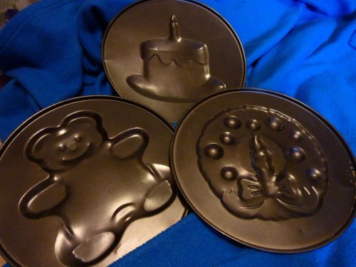 9 1/2&#034; Springform pan bottoms, non-stick 3 designs