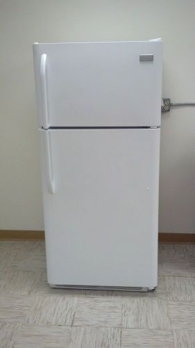 FRIGIDAIRE REFRIGERATOR, FREEZER 18.2 CU. FT,VERY NICE, ID# FX1009