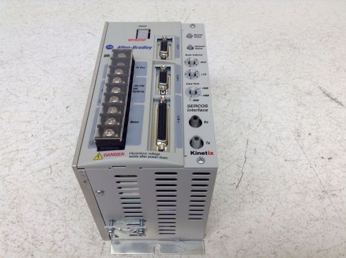 Allen Bradley 2098-DSD-005-SE Ultra 3000 120/240 1 PH Drive 2098DSD005SE V1.32