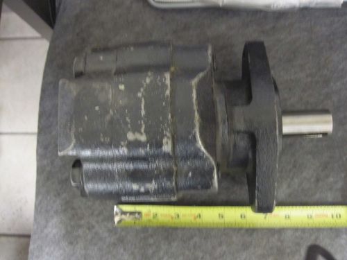 NEW DR. GEAR HYDRAULIC PUMP # M5B2B18KC12D APPLIED INC # 20635