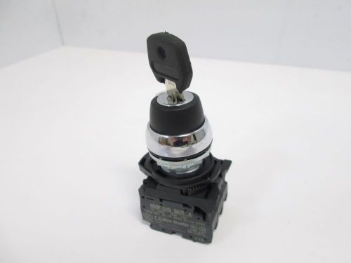 Allen Bradley 800FM-SR22 Key Switch, 2 Pos. Maintain, 3 N.O. Contacts