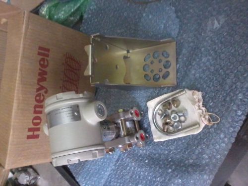 Honeywell smart differential pressure transmitter / transducer  / meter std110 for sale