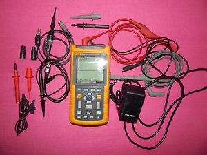 Fluke 123 Oscilloscope