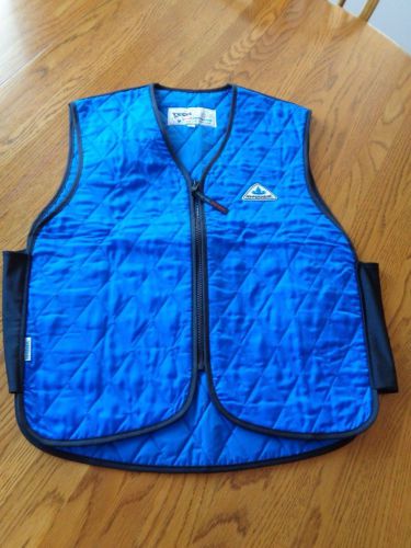 TechNiche HyperKewl Light Wt. Evaporative Cooling Sport Vest Medium  Model 6529