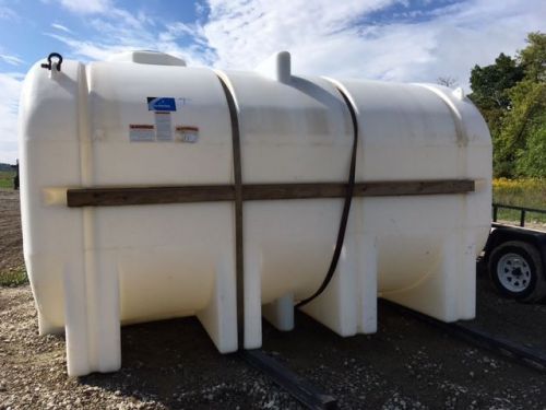 3750 gallon horizontal leg water tank for sale