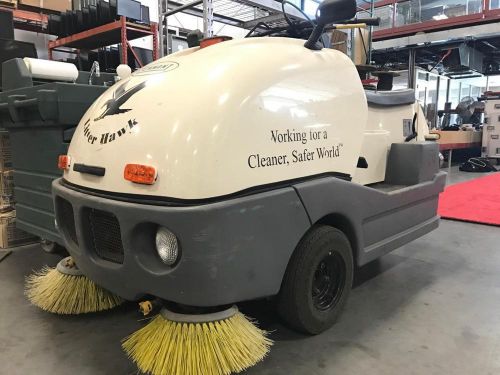 TENNANT LITTER HAWK FLOOR SWEEPER