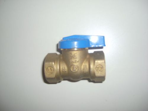 3/4 by 3/4 IN. BRASS 1 PIECE LEVER HANDLE SHUT OFF VALVE