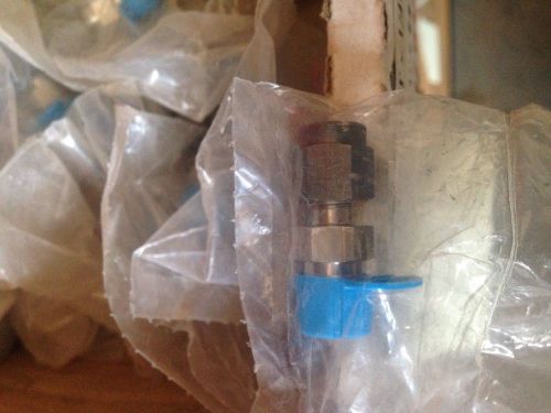 Quantity 30 Swagelok SS-600-1-4BT Tube Fitting