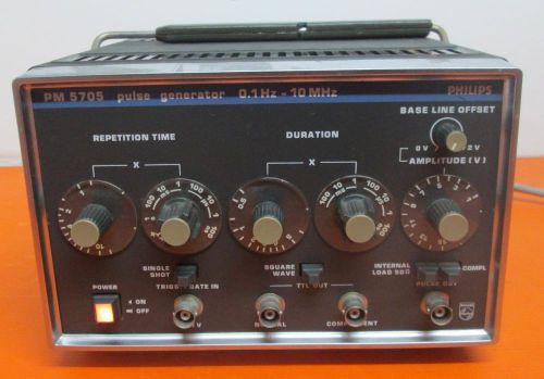 PHILIPS PM5705 PULSE GENERATOR 0.1 HZ - 10 MHZ