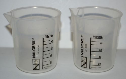 Set of  2 - Nalgene 100 mL Graduated Beaker w/ Spout #1201-0100