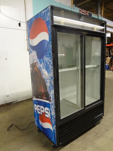 &#034;TRUE&#034; 2 GLASS DOOR COMMERCIAL REFRIGERATED COLD FOOD &amp; BEVERAGE DISPLAY COOLER