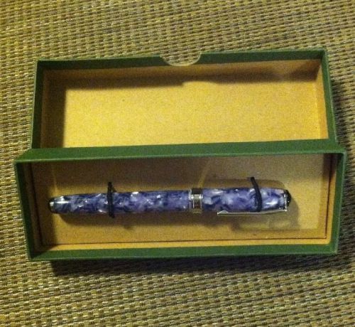 LEVENGER TRUE WRITER SELECT FOUNTAIN PEN- M NIB-LAVENDER-BLUE