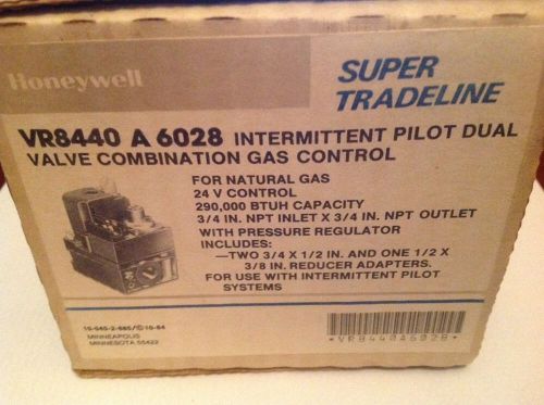 HONEYWELL VR8440 A 6028 INTERMITTENT PILOT DUAL VALVE COMBINATION GAS CONTROL