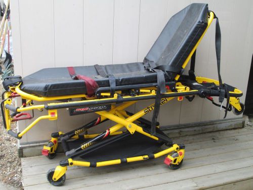 Stryker EMS MX-Pro R3 6082 650LBS Ambulance Stretcher w/ IV Pole. Free Shipping!