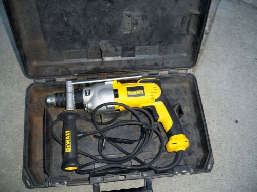 DEWALT DWD520 VSR 1/2&#034; CORDED HAMMERDRILL WITH FACTORY CASE