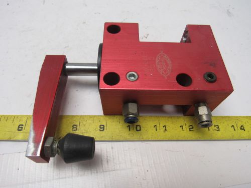 De-Sta-Co Model 8315 Pneumatic RH Swing Clamp 1.25&#034; Total Stroke 89LbFt.