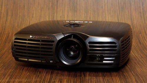 Projectiondesign f20 sx+ 3300 lumen hd sxga+ hdmi dlp portable projector - nice for sale