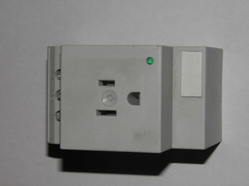 NEW PHOENIX CONT SD-US/SC/LA/GY DIN 3PIN AC POWER SOCKET  15A 125V AC/DC