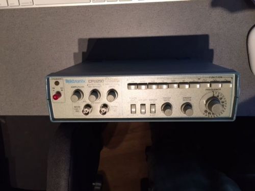 Tektronix CFG250 Function Generator