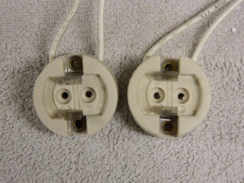 Leviton porcelain lamp holder cat. 557 white lot of two