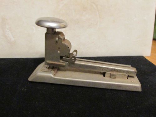 VINTAGE PILOT 402-D STAPLER