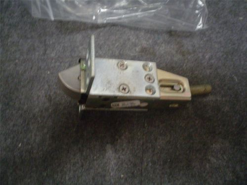 upper latch and bracket a 60-7160-0060-000 industrial door