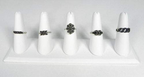 One 5-Finger Ring Displays Faux White Leather  jewelry Rings Finger Display