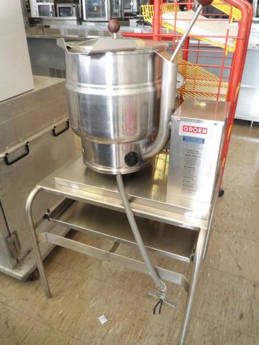 Groen TDB/7-20 USED Steam Tilt Kettle w/Stand  20 Qt.